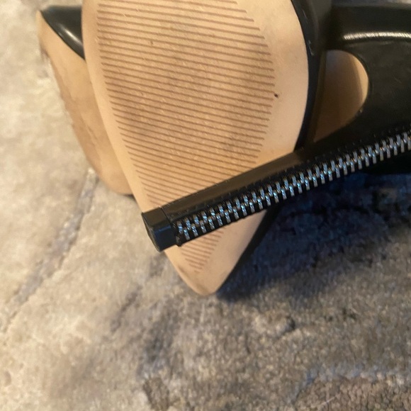 BCBGeneration zipper heels - Picture 4 of 6